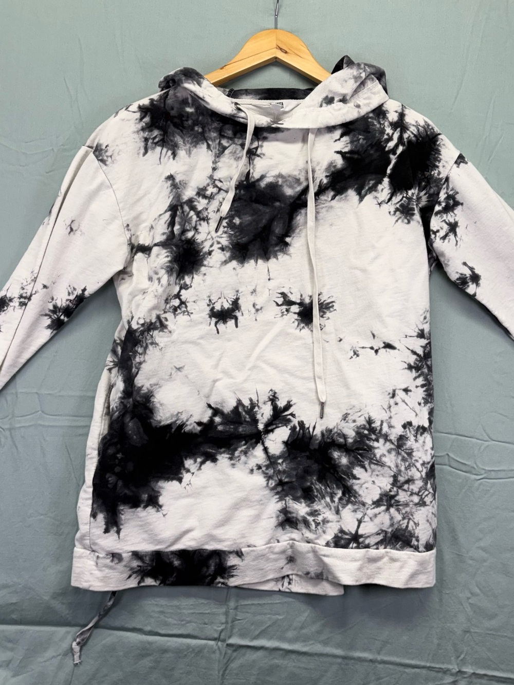 BB Dakota by Steve Madden Black & White Tie-Dye Crewneck Hoodie Sweater